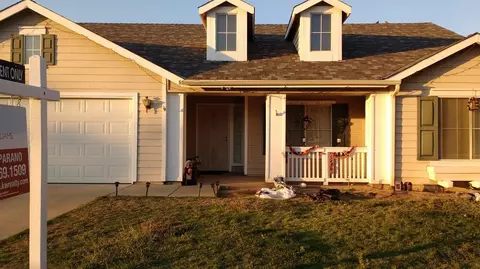 2702 Holt Ave, Sanger, CA 93657 photo 1