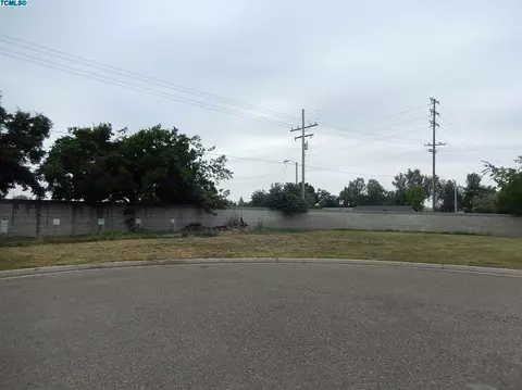 1011 Sumter, Visalia, CA 93292 photo 1