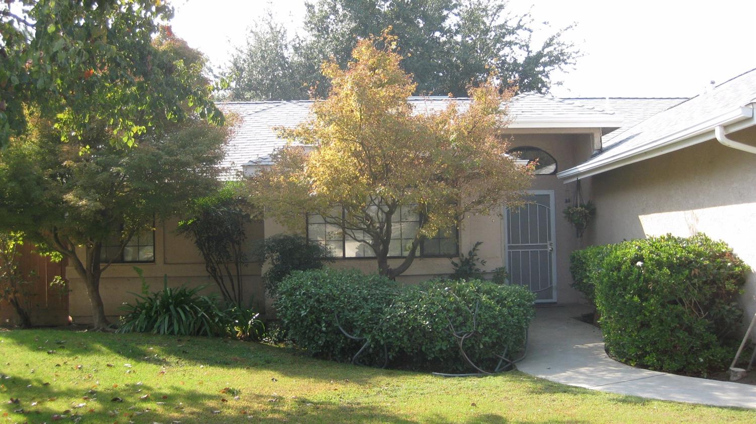 201 E Curtis Ave, Fowler, CA 93625 photo 1