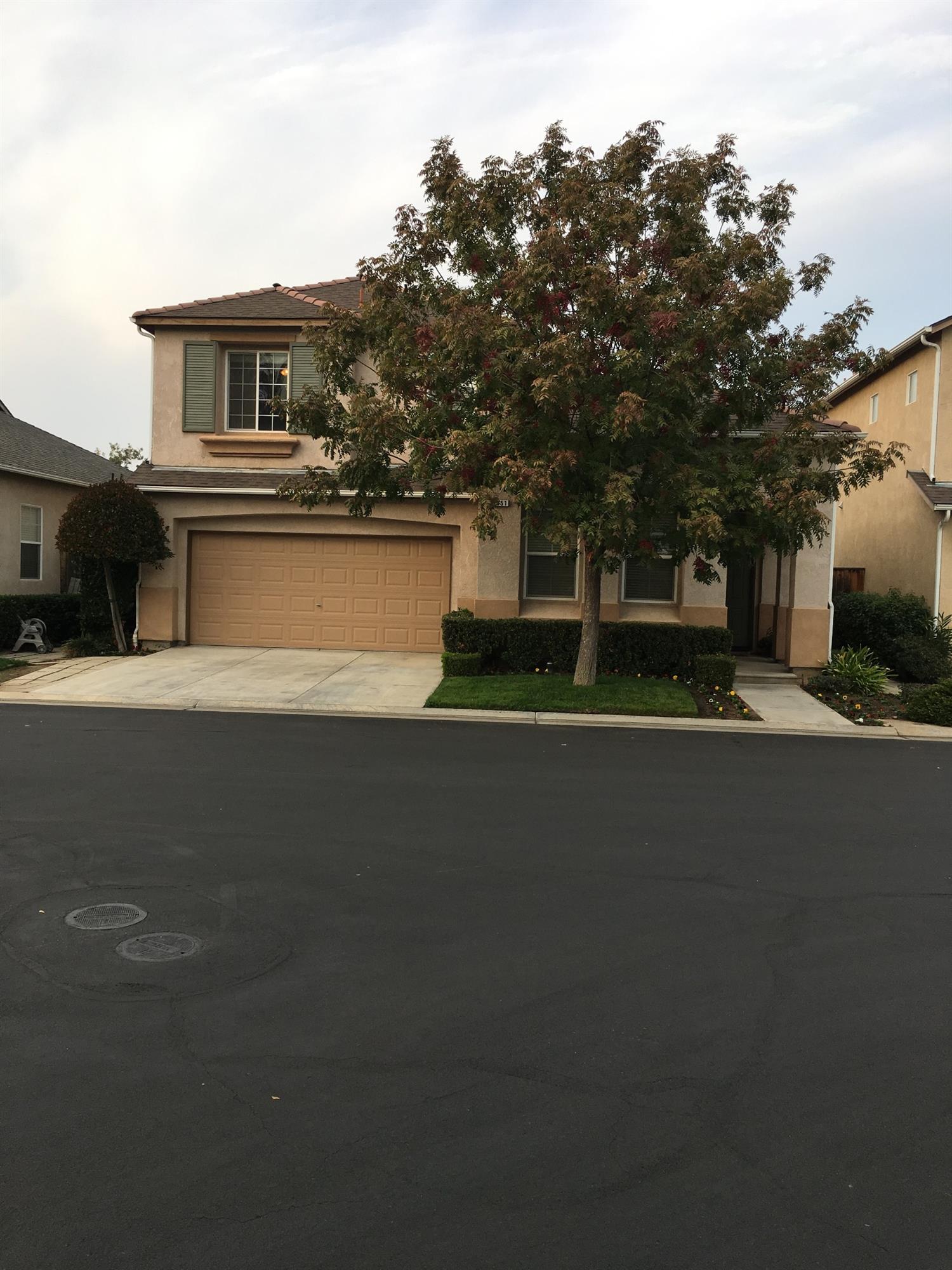 1651 Glen Kippen Ln, Clovis, CA 93619 photo 1