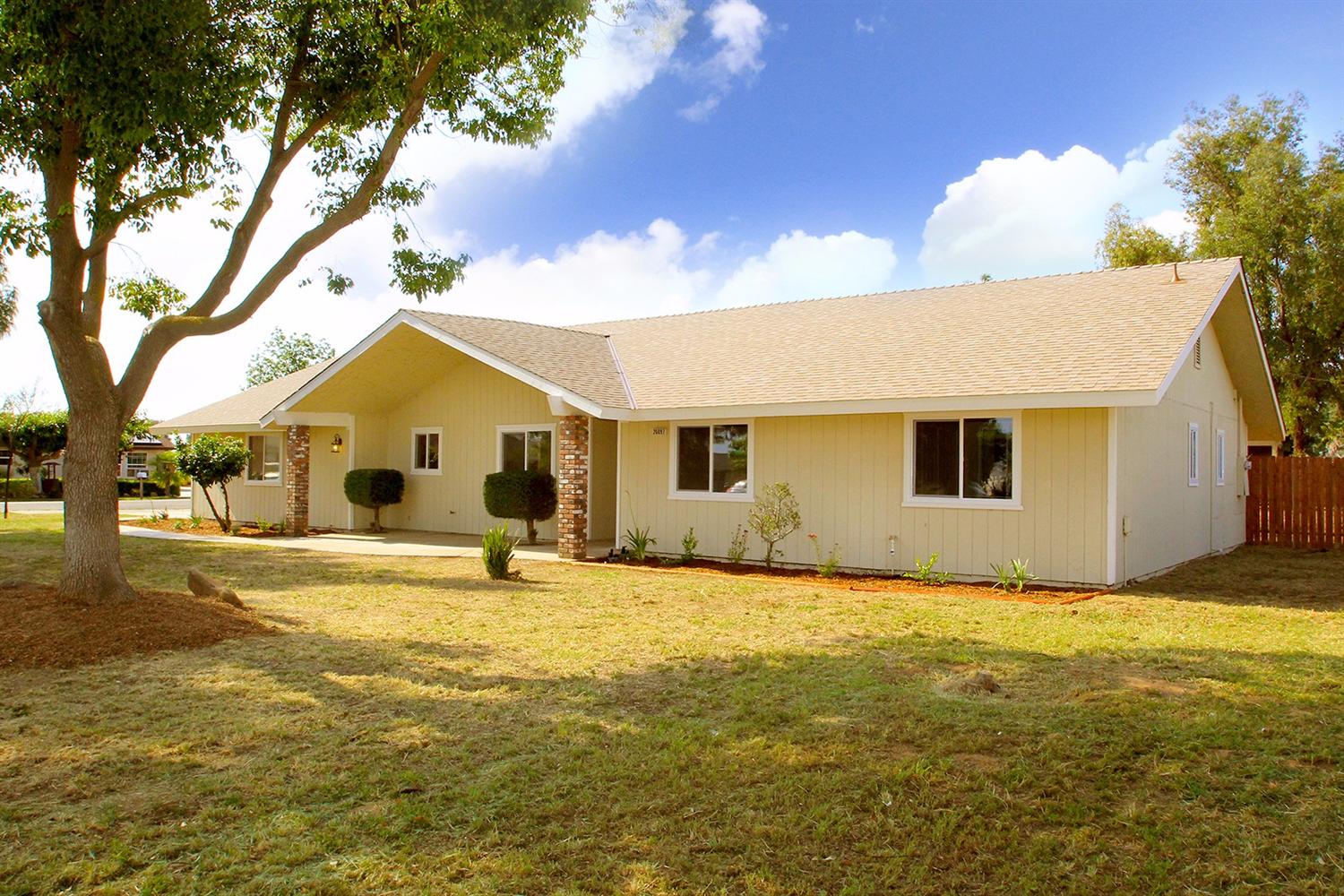 26097 Devon Way, Madera, CA 93638 photo 1