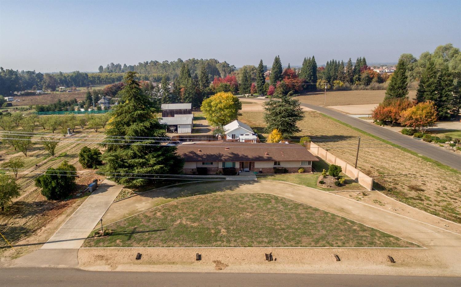8657 N Sunnyside Ave, Clovis, CA 93619 photo 1