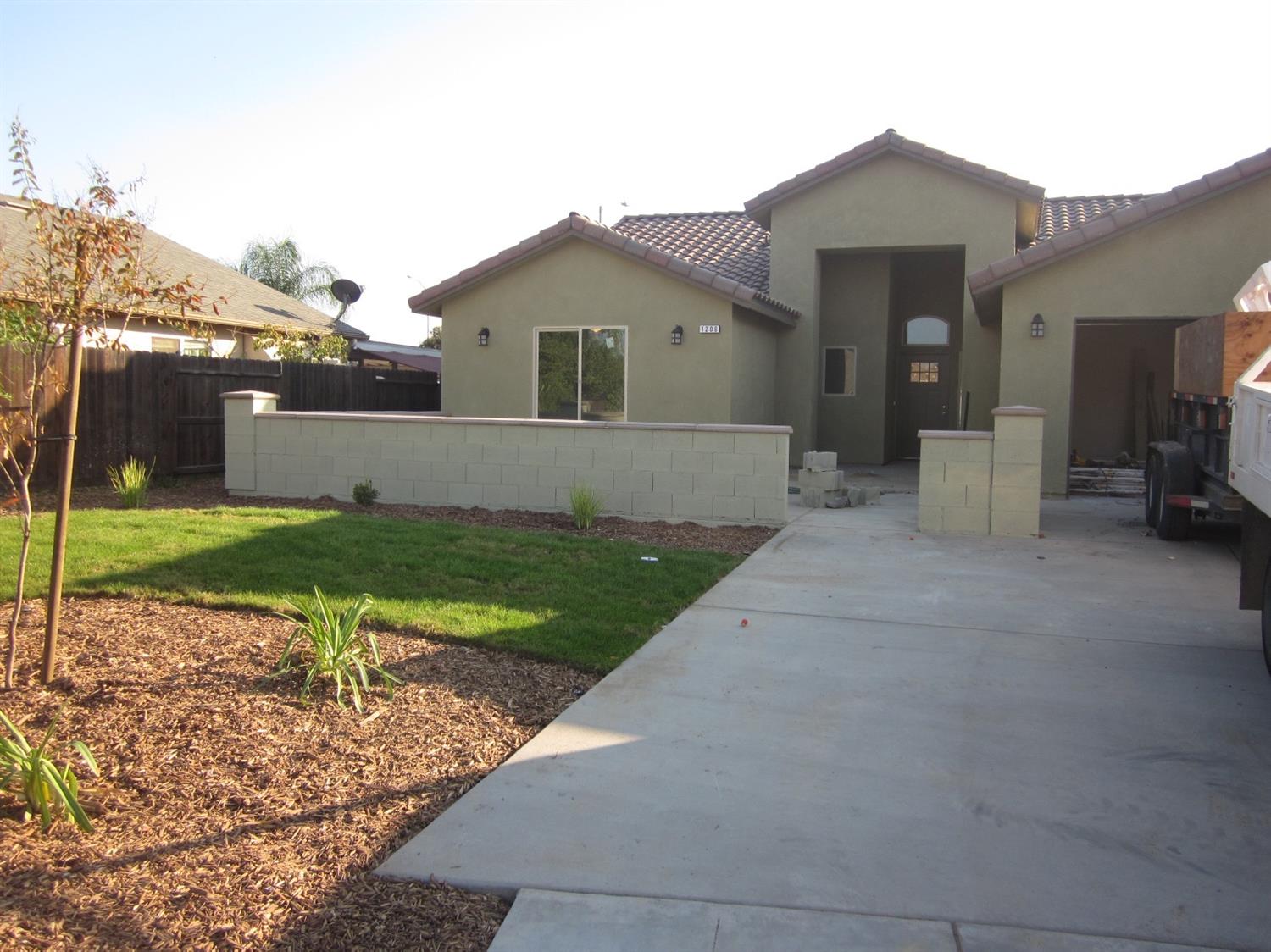 1206 Ardilla Dr, Madera, CA 93638 photo 1