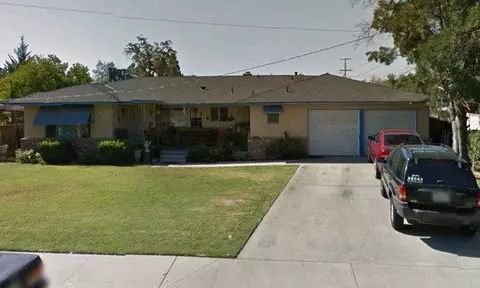 709 7 St, Sanger, CA 93657 photo 1