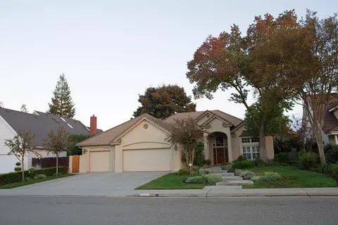 3061 Forest Ln, Madera, CA 93637 photo 1
