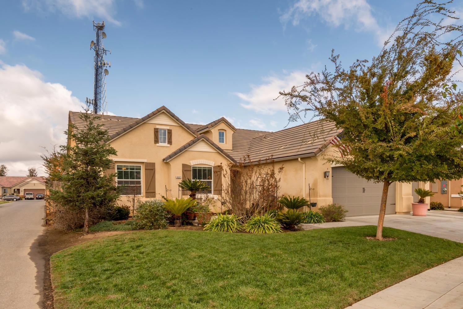 3227 Sussex Ave, Clovis, CA 93619 photo 1