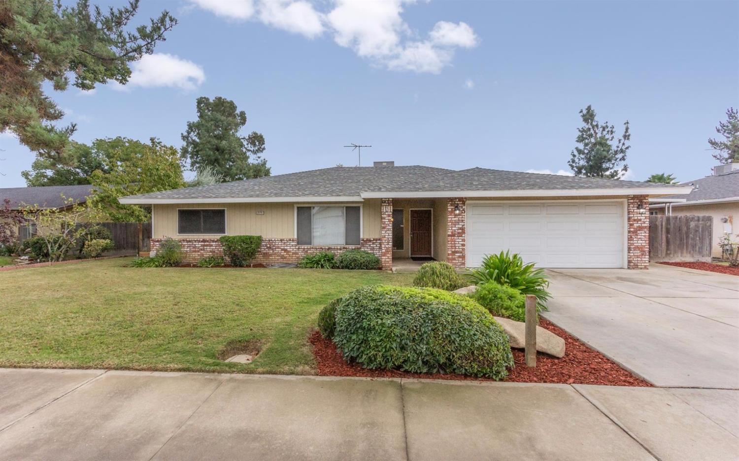 2175 E 3rd St, Sanger, CA 93657 photo 1