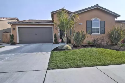 817 Maine Ave, Clovis, CA 93619 photo 1