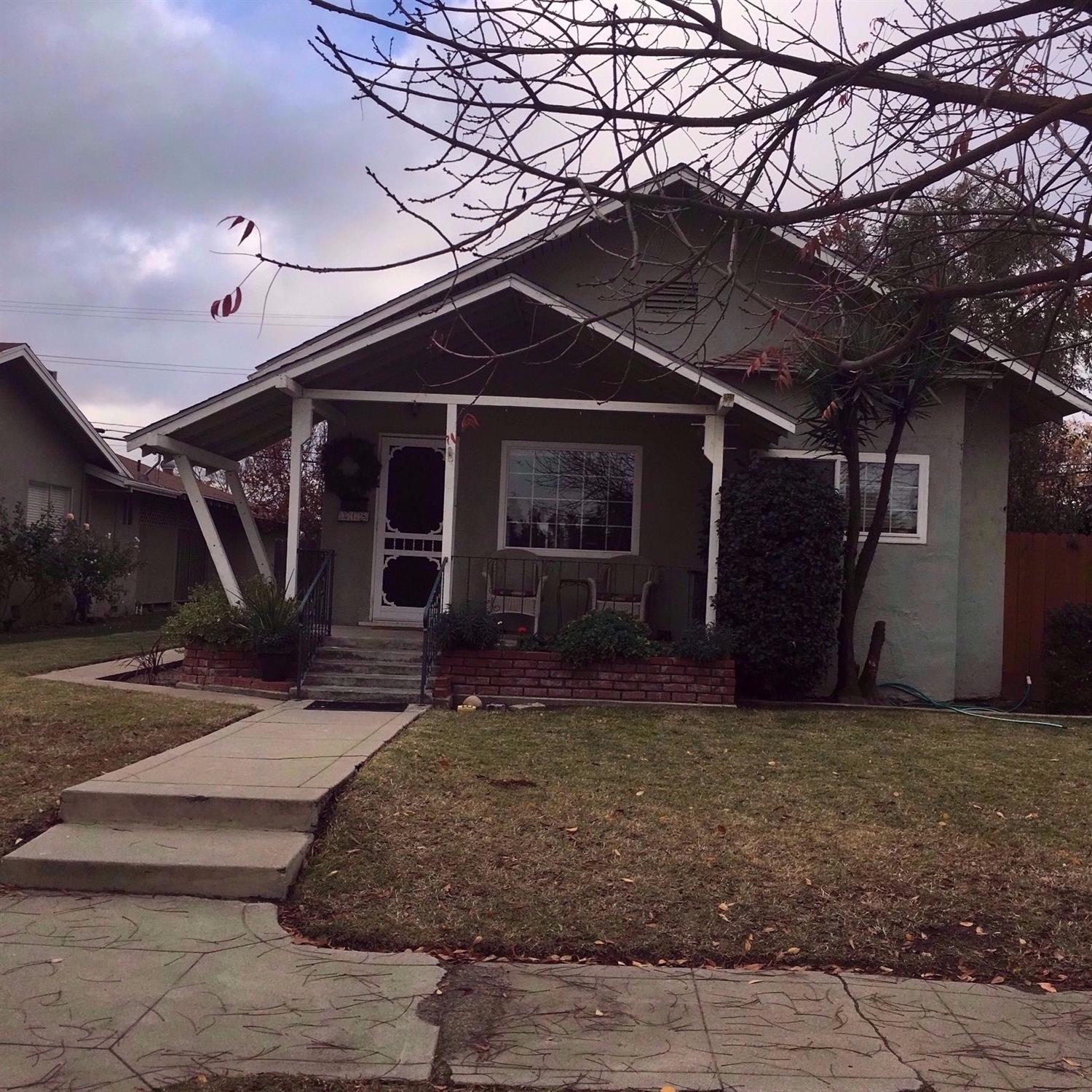 318 N 5th St, Fowler, CA 93625 photo 1