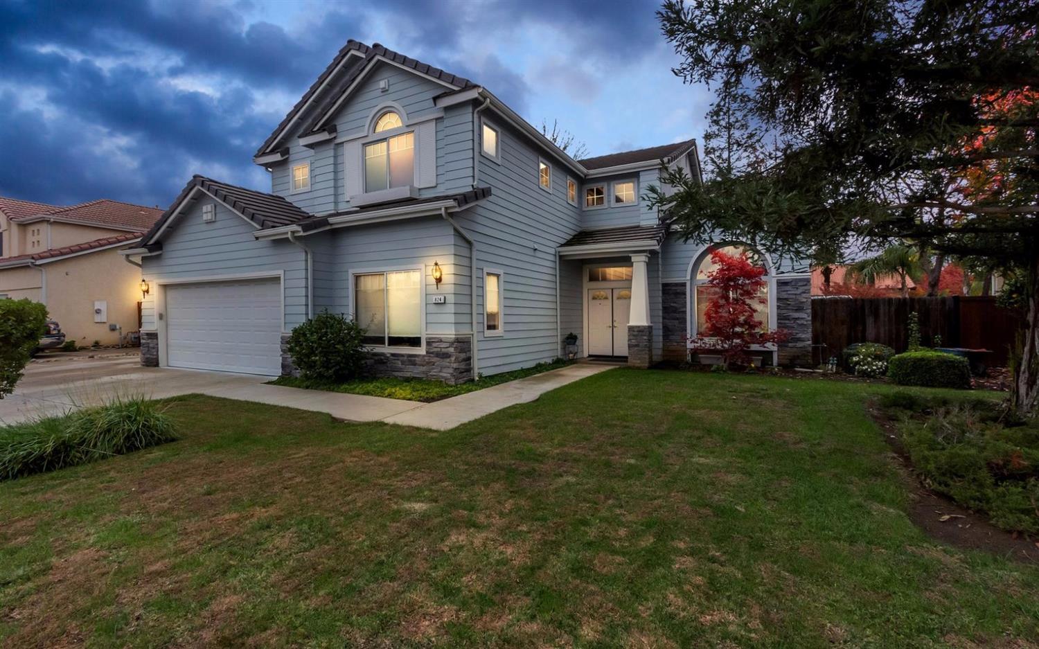 824 Mckelvy Ave, Clovis, CA 93611 photo 1