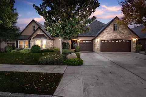 304 W Lester Ave, Clovis, CA 93619 photo 1
