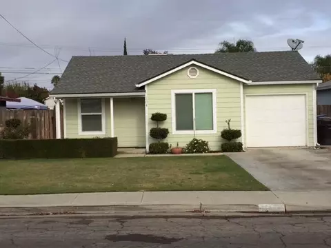 204 E Myrtle Ave, Reedley, CA 93654 photo 1