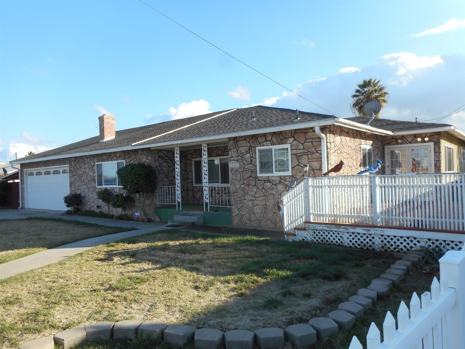 248 E Valley St, Coalinga, CA 93210 photo 1