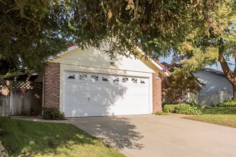 2481 Gibson Ave, Clovis, CA 93611 photo 1