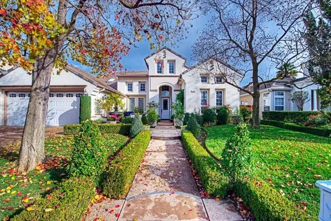 4708 N Crestmoor Ave, Clovis, CA 93619 photo 1