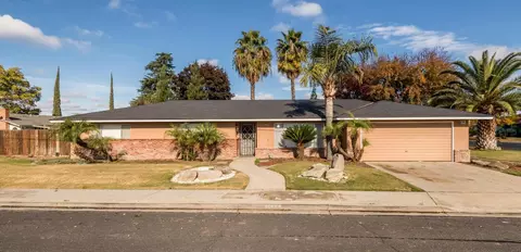 295 E North Way, Dinuba, CA 93618 photo 1