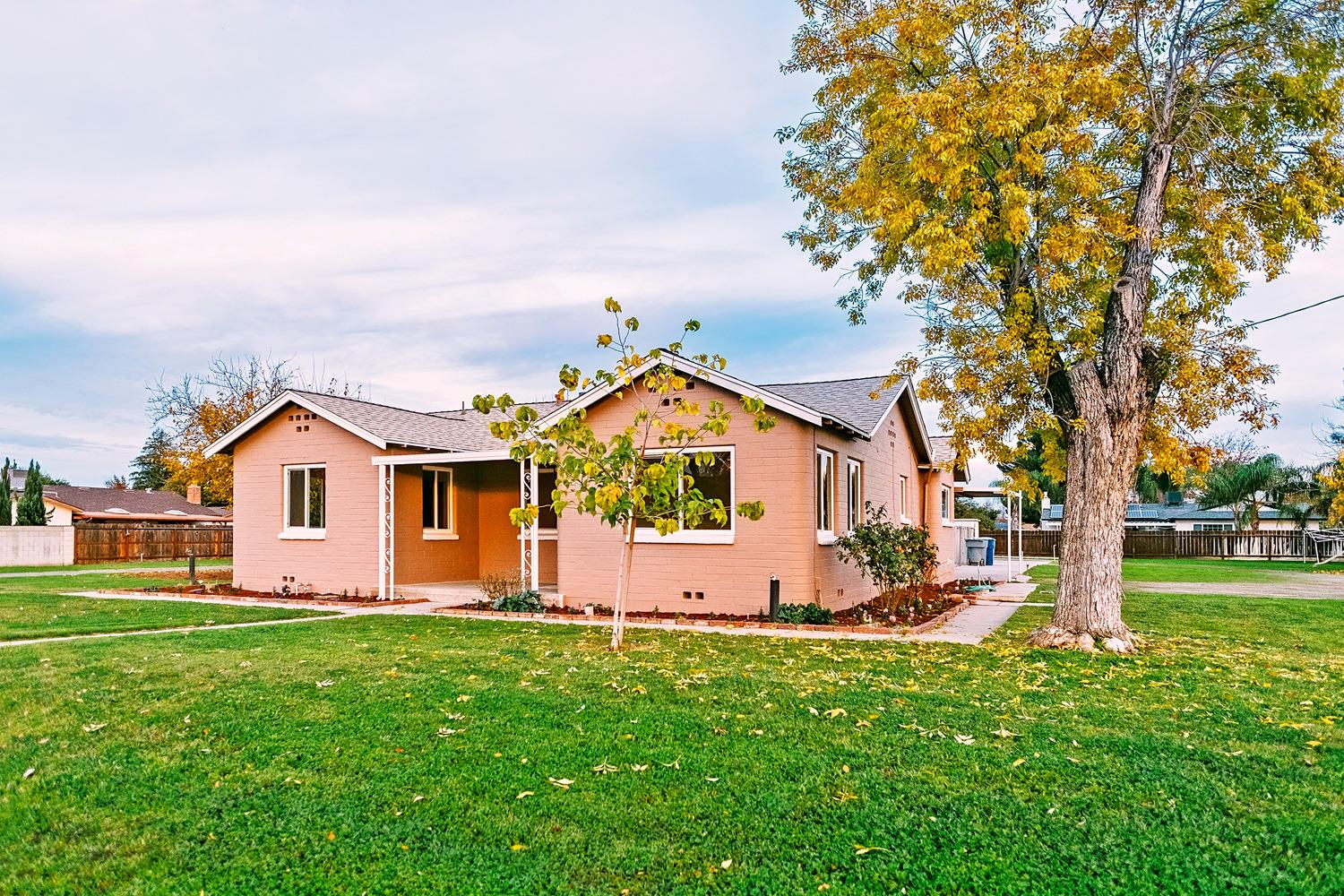 1385 Sunnyside Ave, Clovis, CA 93611 photo 1