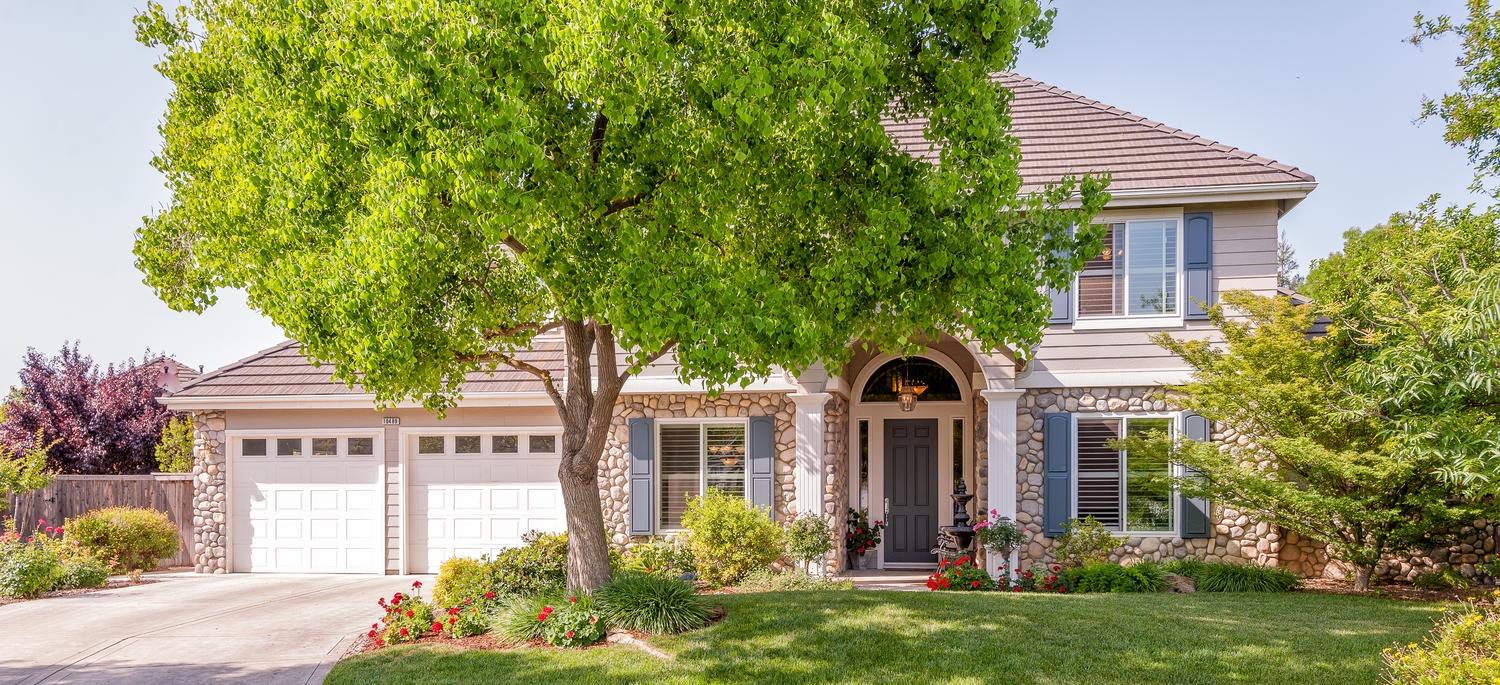 10489 E Cedarwood Ct, Clovis, CA 93619 photo 1