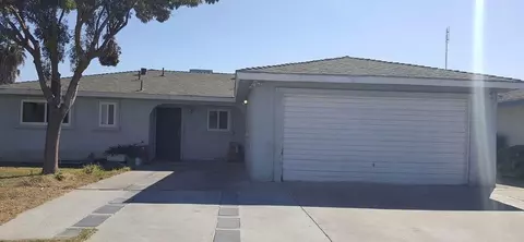 404 Ashlan Way, Madera, CA 93638 photo 1