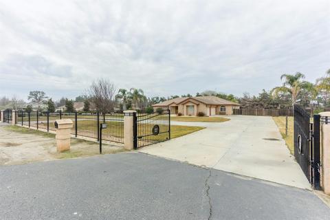 11070 17th Ave, Lemoore, CA 93245 photo 1