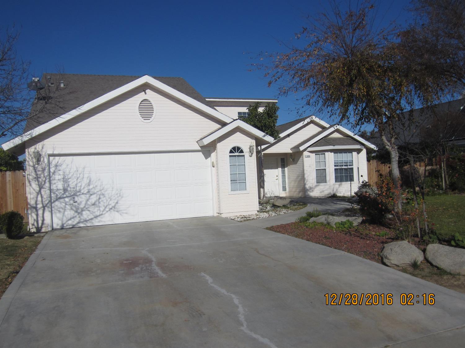 15894 W Orchard Way, Kerman, CA 93630 photo 1