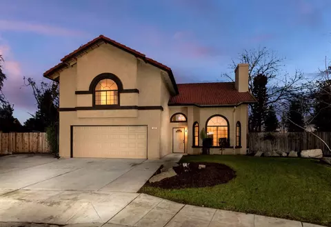 649 N Bundy Ave, Clovis, CA 93611 photo 1