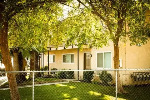 822 E Thomas Ave, Fresno, CA 93728 photo 1