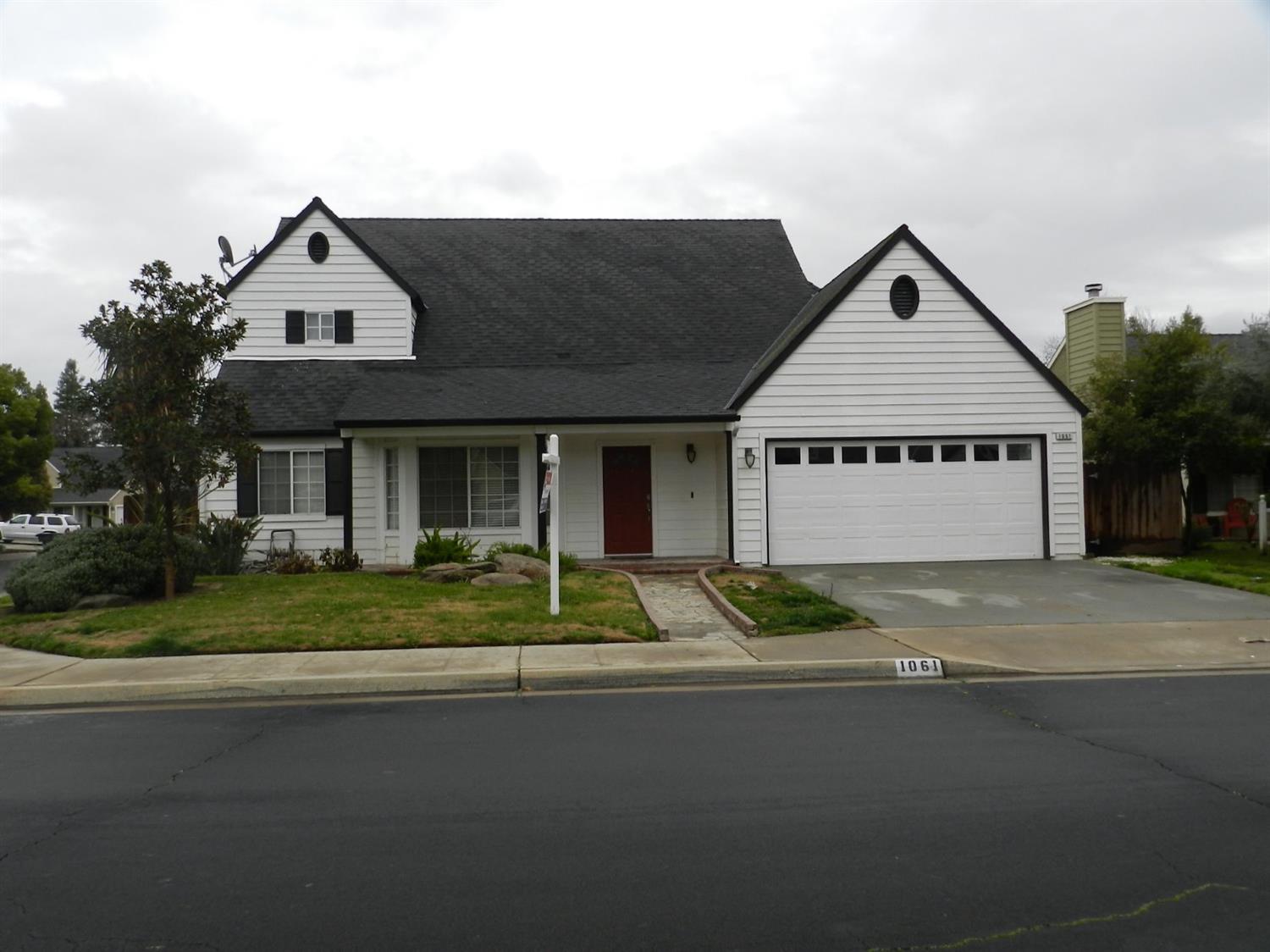 1061 N Adler Ave, Clovis, CA 93611 photo 1