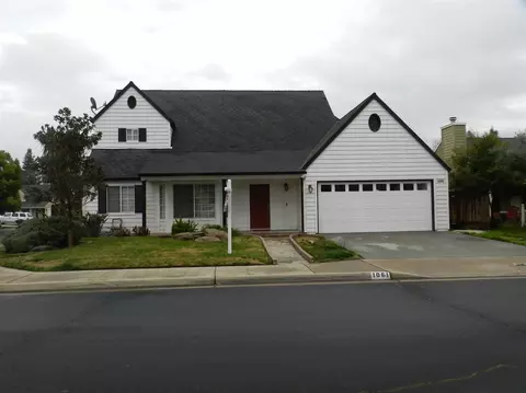 1061 N Adler Ave, Clovis, CA 93611 photo 1