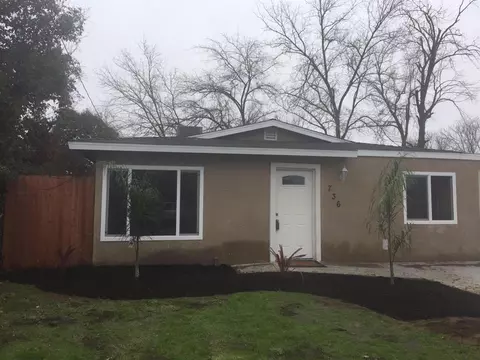 736 Washington Ave, Madera, CA 93638 photo 1