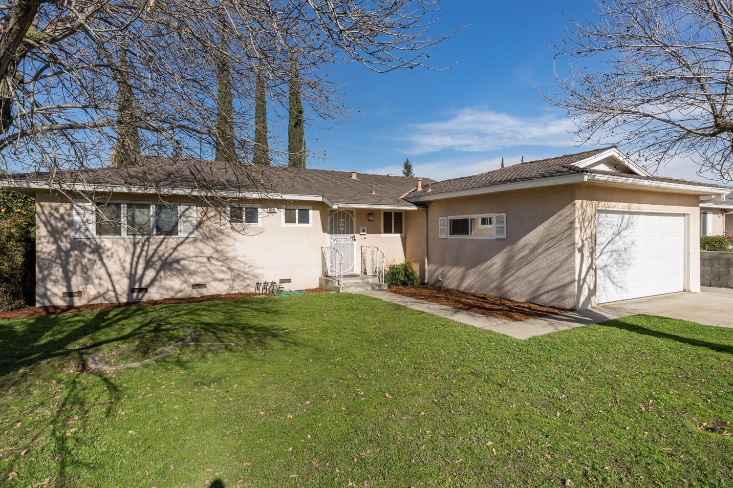 699 W Indianapolis Ave, Clovis, CA 93612 photo 1