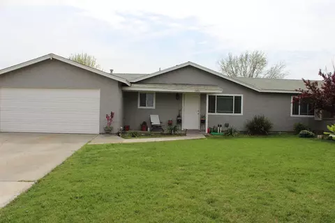 1401 E Frances Ave, Tulare, CA 93274 photo 1