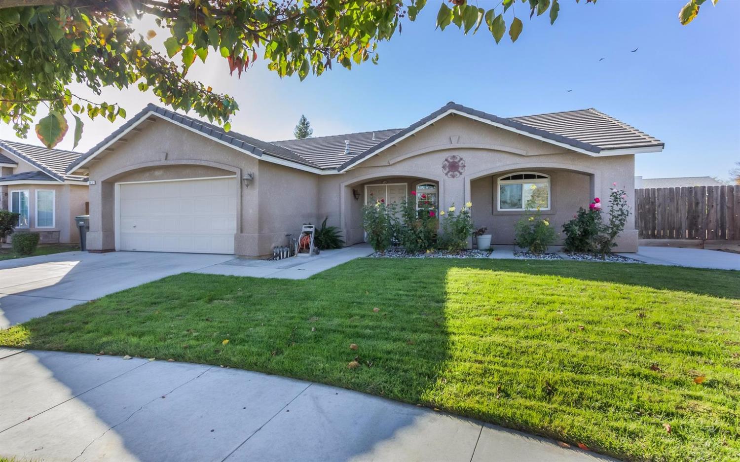 843 S Mckenna Ave, Kerman, CA 93630 photo 1