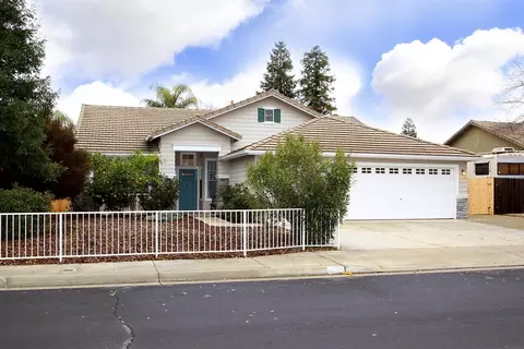 845 Mckelvy Ave, Clovis, CA 93611 photo 1
