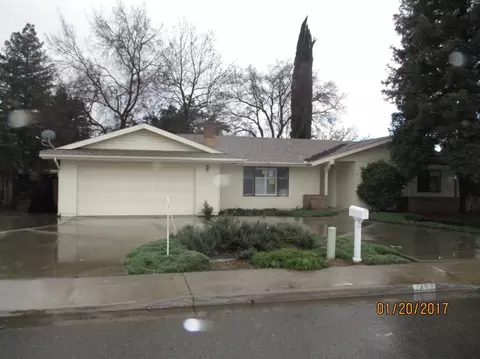 1490 Barstow Ave, Clovis, CA 93611 photo 1