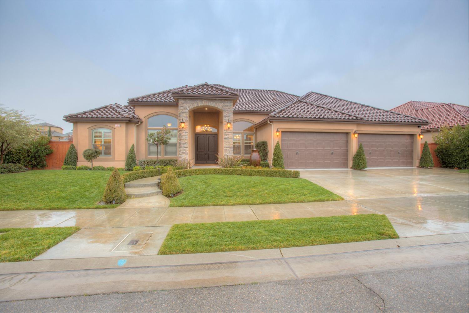 1802 N Fancher Ave, Clovis, CA 93619 photo 1