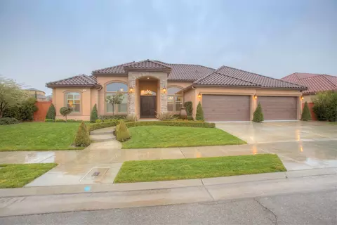1802 N Fancher Ave, Clovis, CA 93619 photo 1
