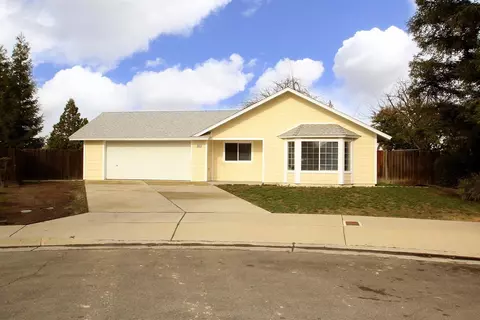 325 Simone Ct, Fowler, CA 93625 photo 1