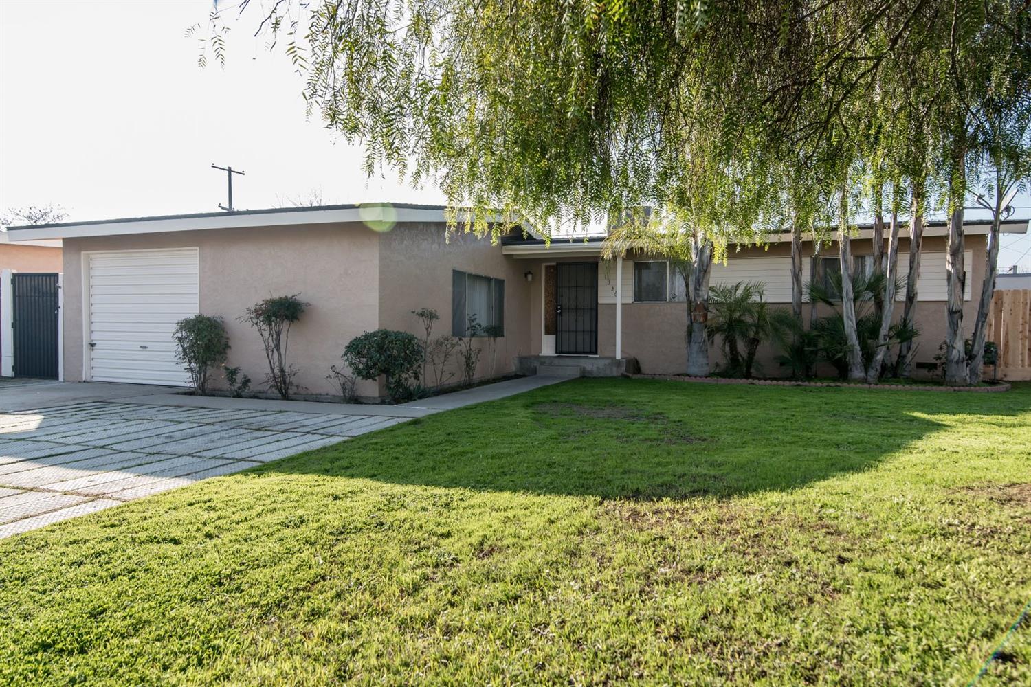 1336 Cherry Ln, Clovis, CA 93612 photo 1