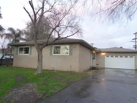 4819 E Pine Ave, Fresno, CA 93727 photo 1