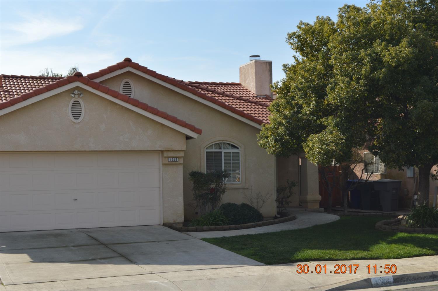 1046 Robinson Ave, Clovis, CA 93612 photo 1