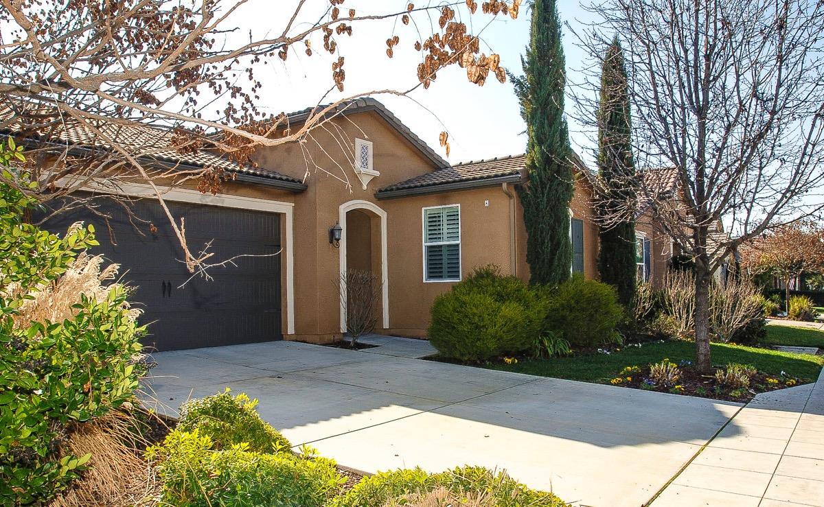 3954 Richmond Ave, Clovis, CA 93619 photo 1