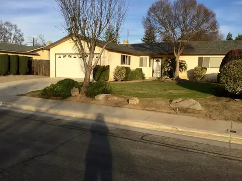 2881 Claremont Ave, Clovis, CA 93611 photo 1