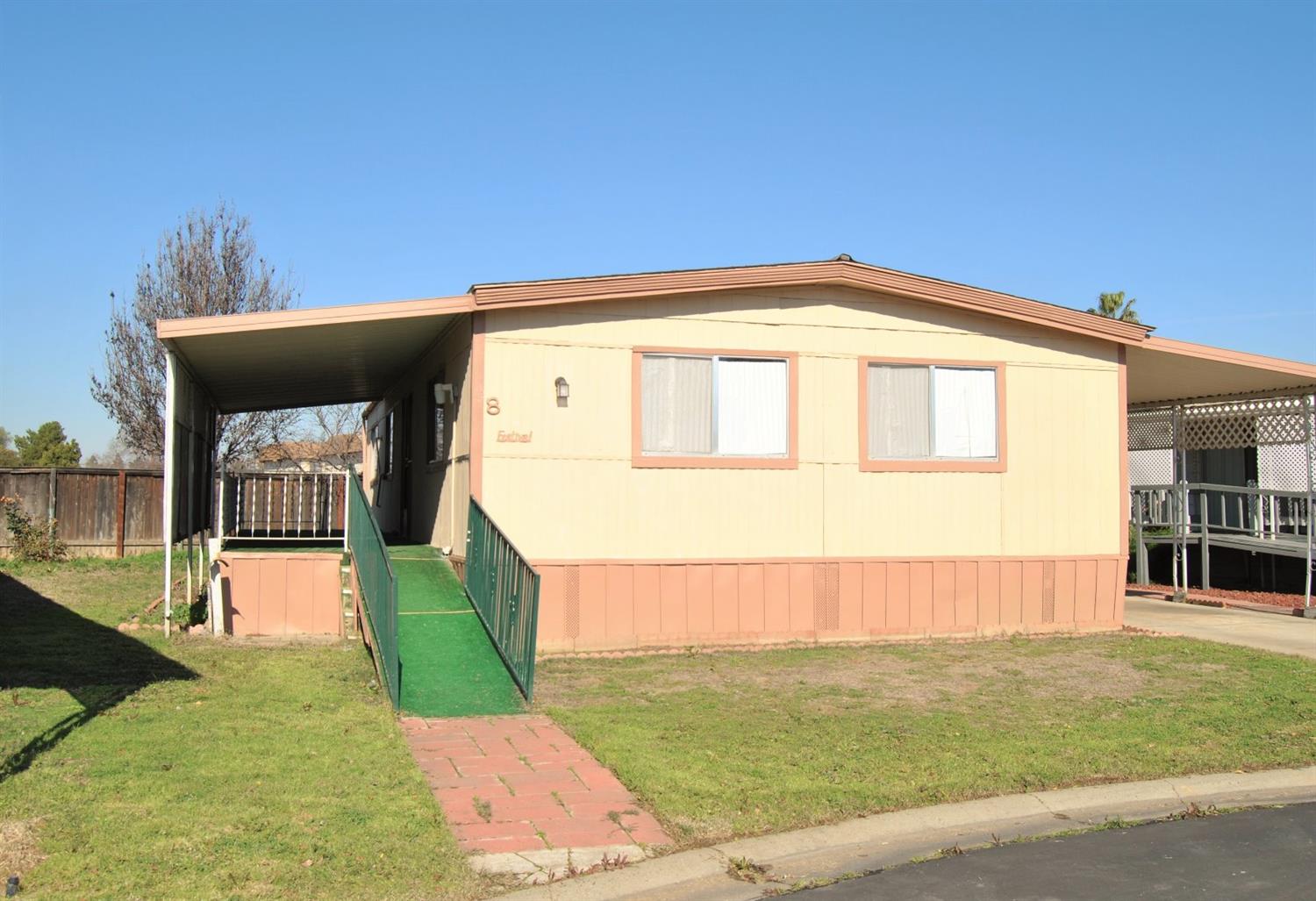 1218 E Cleveland Ave #8, Madera, CA 93638 photo 1