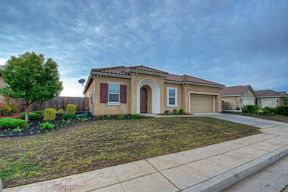 2014 Buckingham Ave, Clovis, CA 93611 photo 1