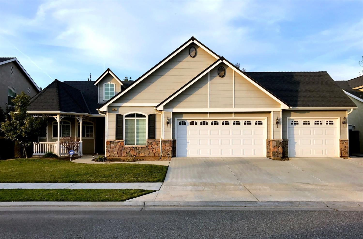 185 Serena Ave, Clovis, CA 93619 photo 1