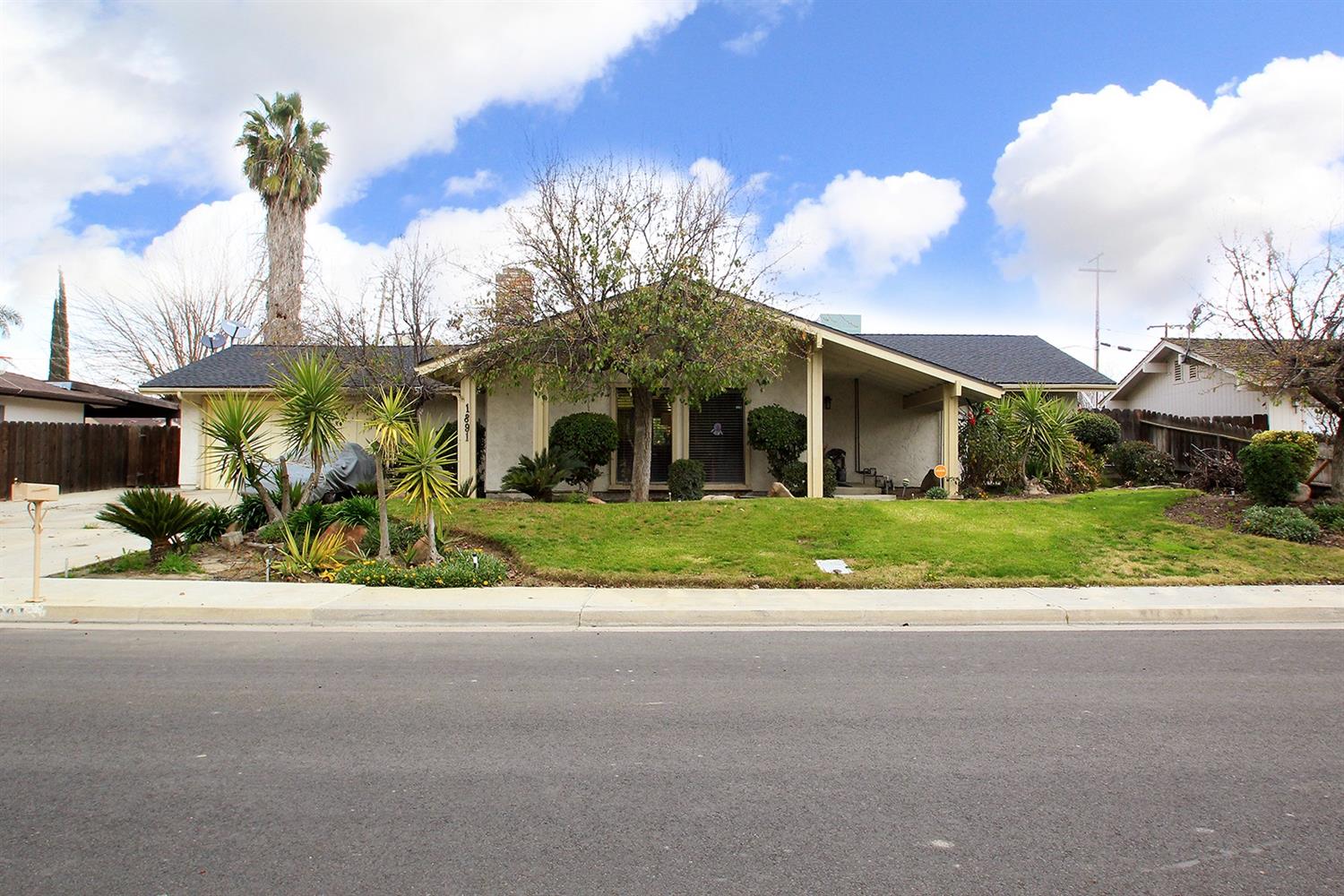 1891 E Cardella St, Firebaugh, CA 93622 photo 1