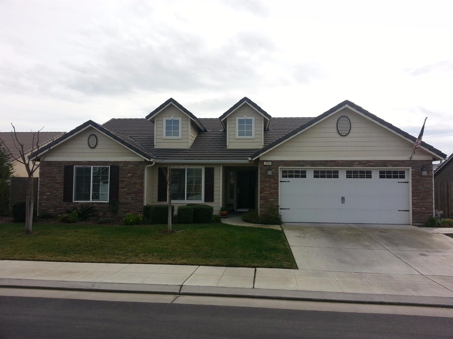 2866 Sierra Madre Ave, Clovis, CA 93611 photo 1