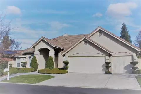 4664 N Crestmoor Ave, Clovis, CA 93619 photo 1
