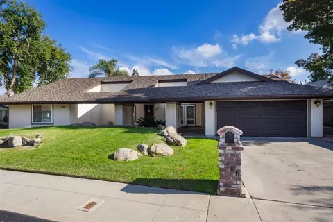 2588 Laverne Ave, Clovis, CA 93611 photo 1